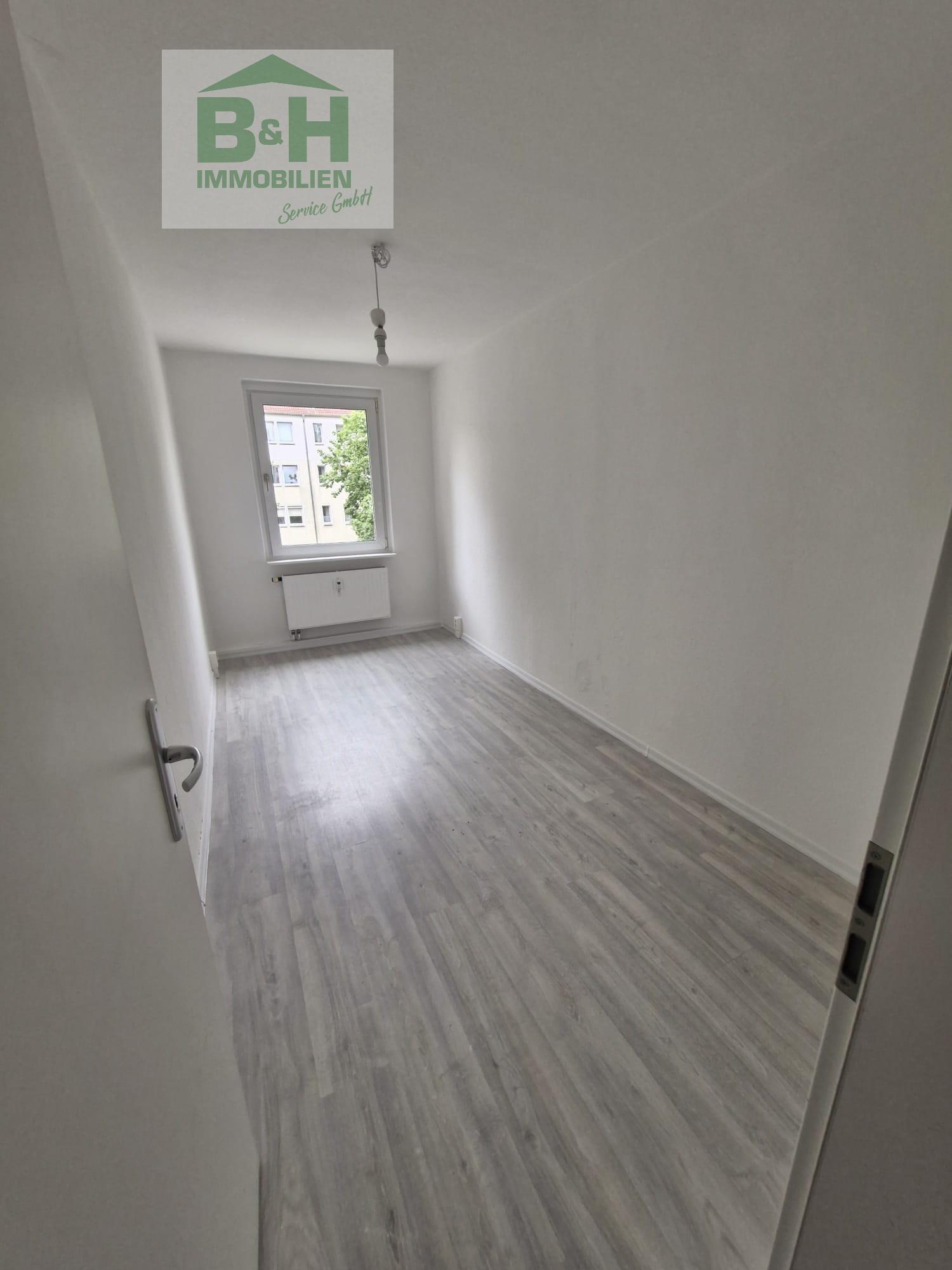 Hübsche 3 Raum Wohnung mit Balkon und Einbauküche in Wolfen — Vorschaubild 6